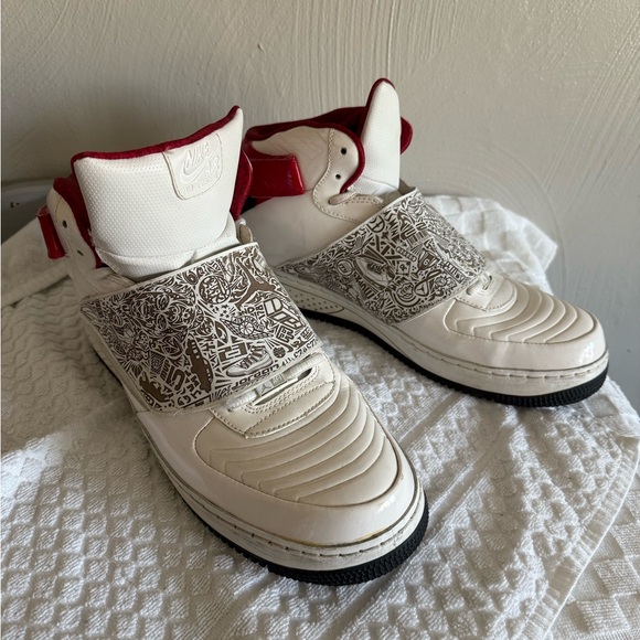 Nike White and Red Graphic High-Tops - Picture 2 of 8